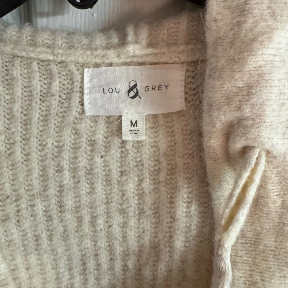 Lou & Grey Cream V-Neck Sweater with Relaxed Fit - Picture 4 of 4